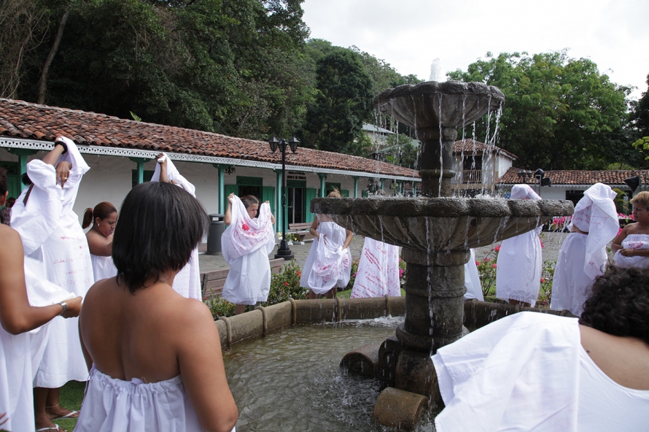 Diluidas en agua Panamá 2013