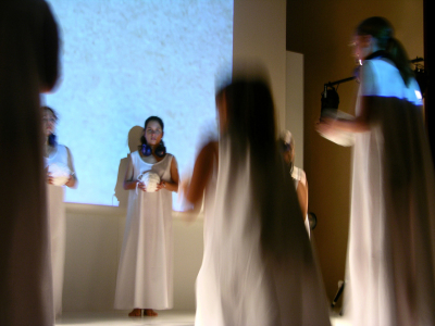 Y Pasa/ And So It Goes – 2008