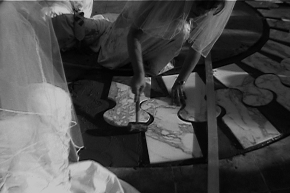 Mosaico Branco por 60 Mulheres/ White Mosaic by 60 Women – 2001 Mosaico Branco por 60 Mulheres/ White Mosaic by 60 Women – 2001