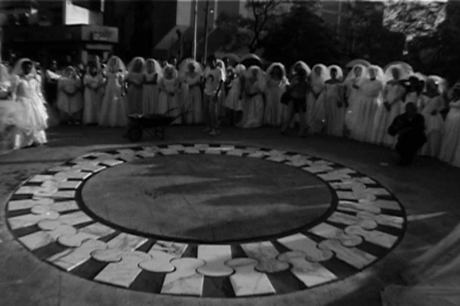 Mosaico Branco por 60 Mulheres/ White Mosaic by 60 Women – 2001 Mosaico Branco por 60 Mulheres/ White Mosaic by 60 Women – 2001