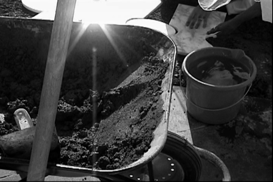 Mosaico Branco por 60 Mulheres/ White Mosaic by 60 Women – 2001 Mosaico Branco por 60 Mulheres/ White Mosaic by 60 Women – 2001